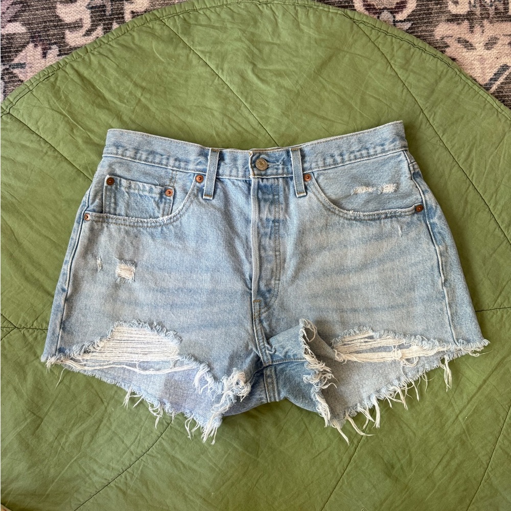 Levi’s 501 denim cutoff jean shorts size 30